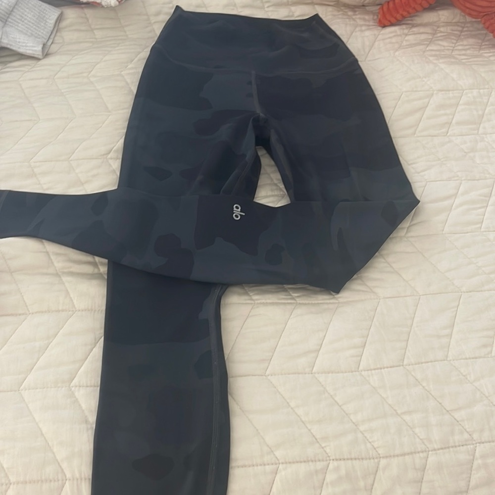 Alo Camo Leggings XS